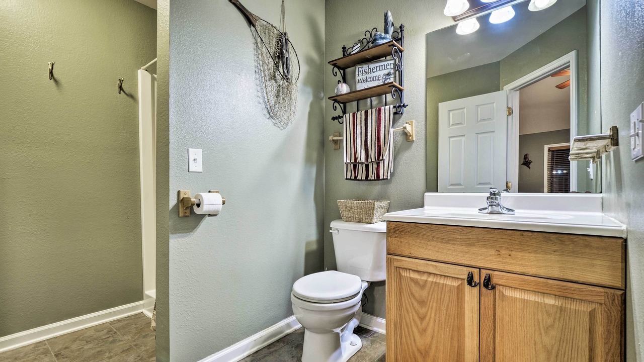 Photo of Bathroom in Groveoak