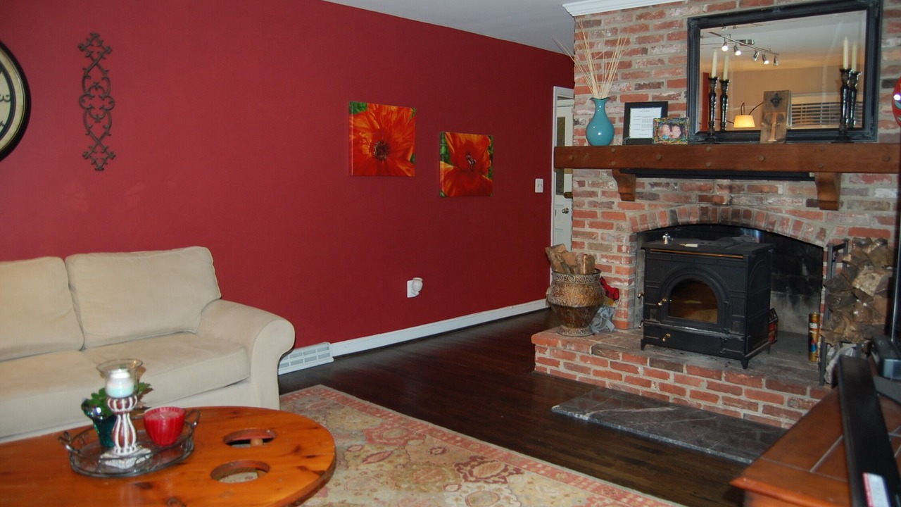 Photo of Livingroom in Parole