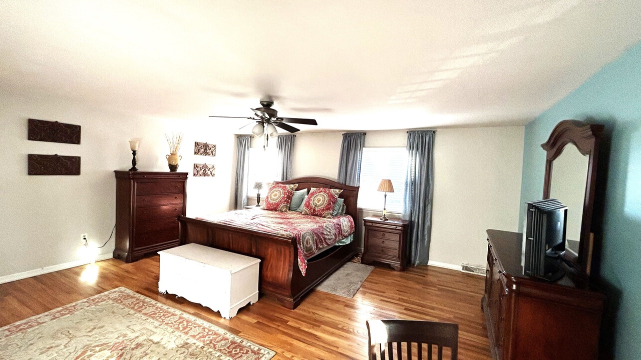 Photo of Bedroom in Parole