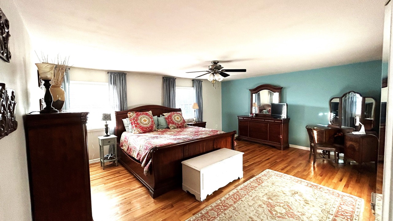 Photo of Bedroom in Parole