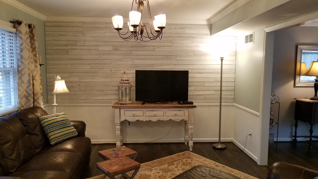 Photo of Livingroom in Parole