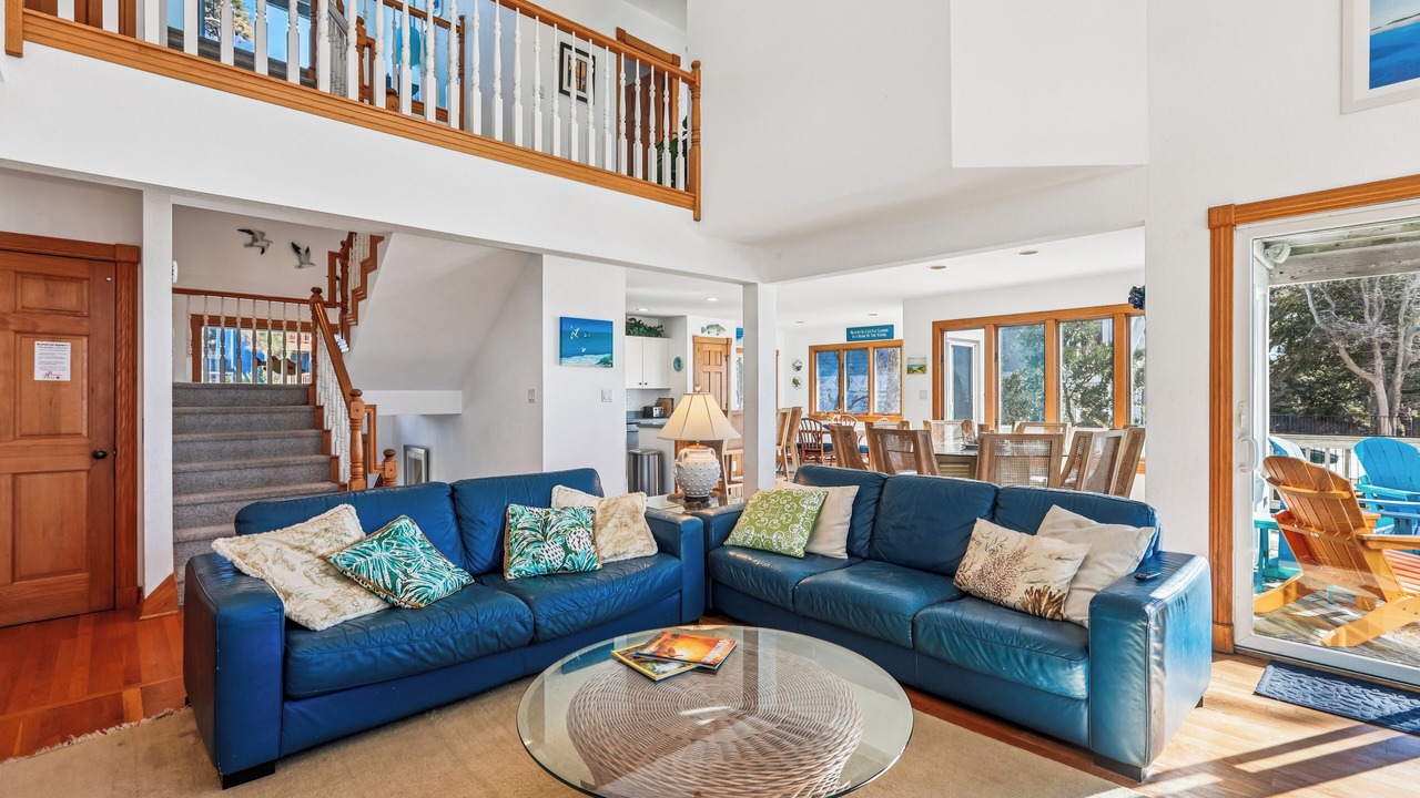 Photo of Livingroom in Monteray Shores