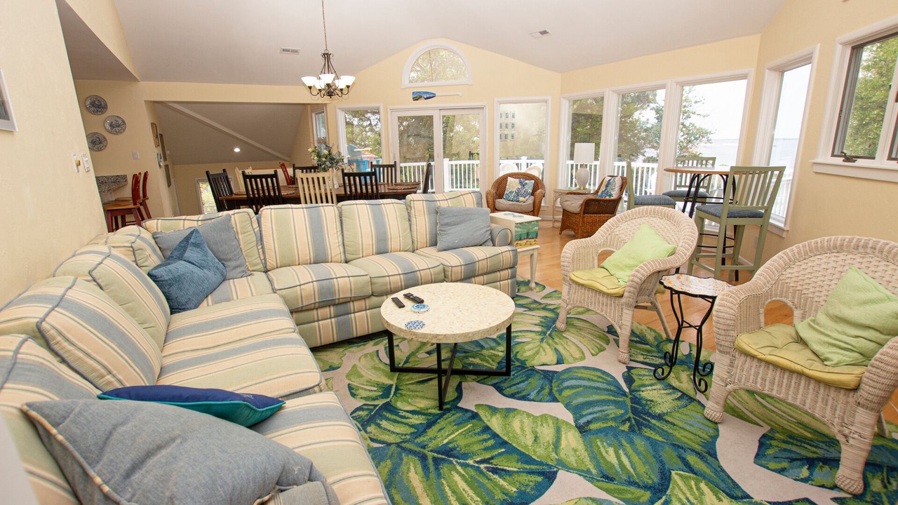 Photo of Livingroom in Monteray Shores
