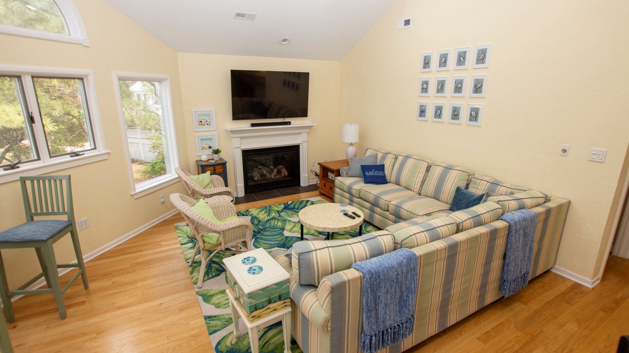 Photo of Livingroom in Monteray Shores