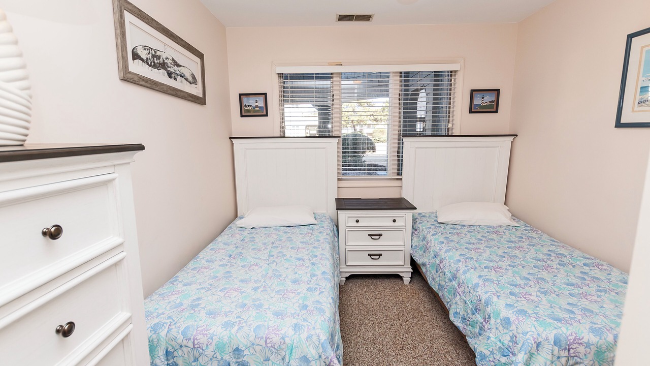 Photo of Bedroom in Corolla Light
