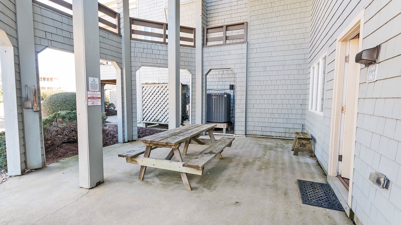 Photo of Outdoor in Corolla Light