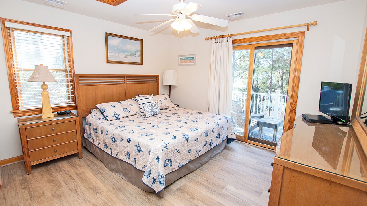 Photo of Bedroom in Monteray Shores