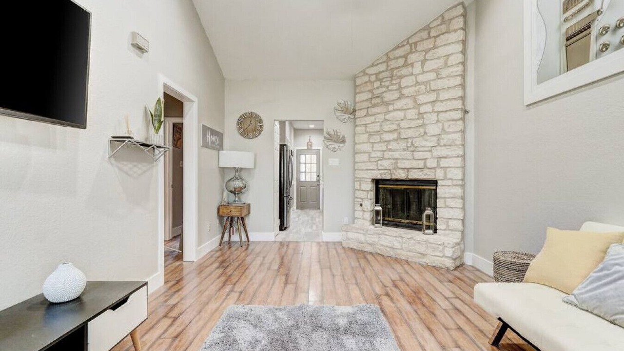 Photo of Livingroom in Pflugerville