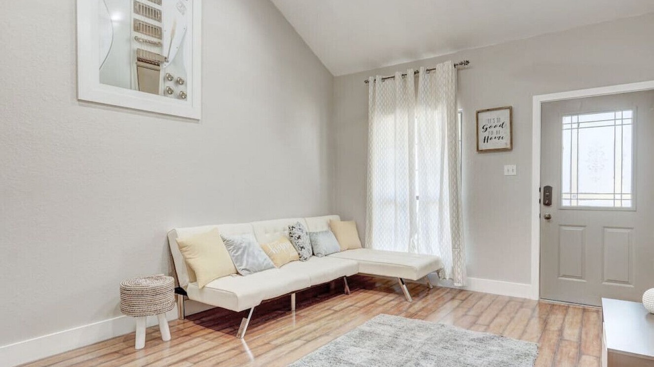 Photo of Livingroom in Pflugerville
