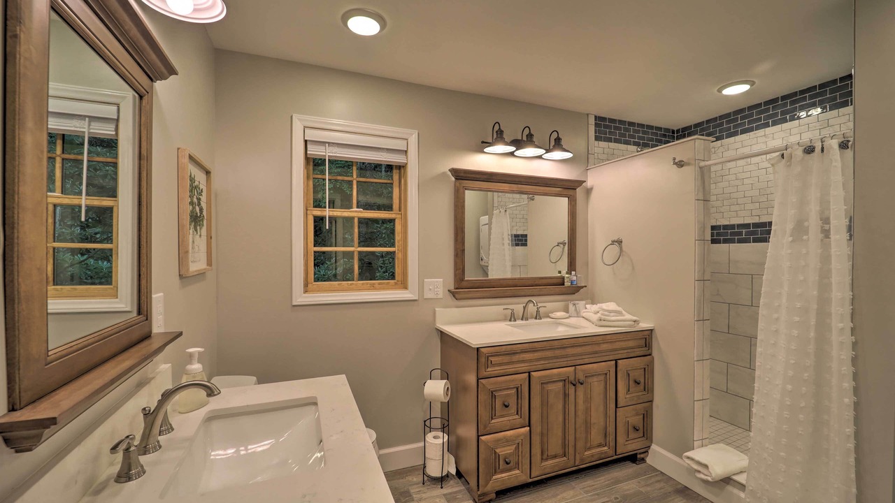 Photo of Bathroom in Newland