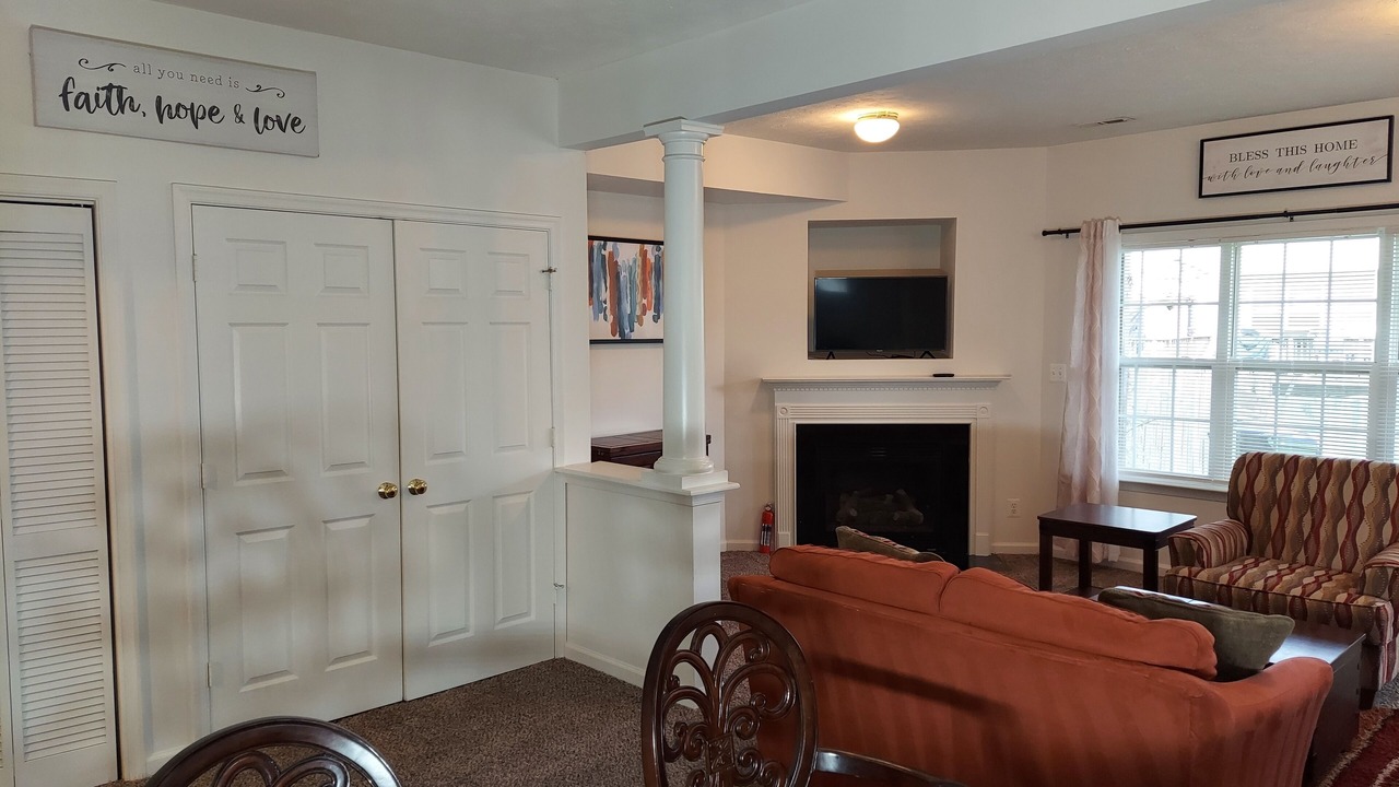 Photo of Livingroom in George Washington