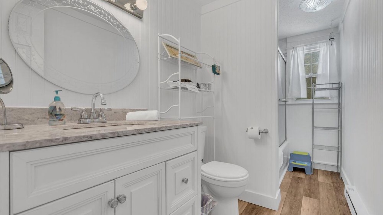 Photo of Bathroom in Osborn Island