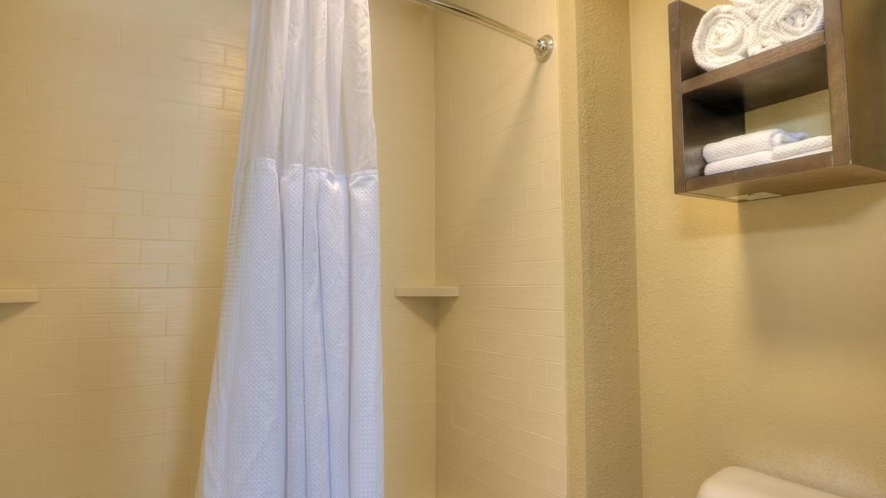 Photo of Bathroom in Farragut
