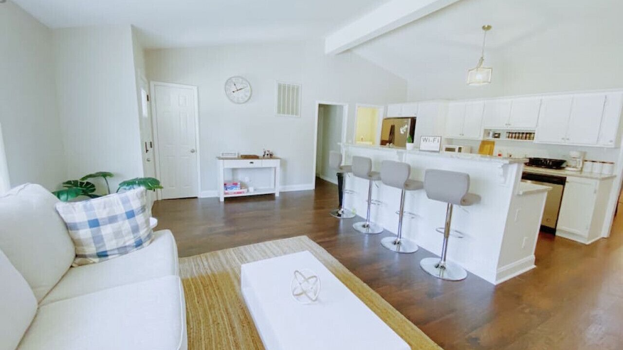 Photo of Livingroom in Huntsville