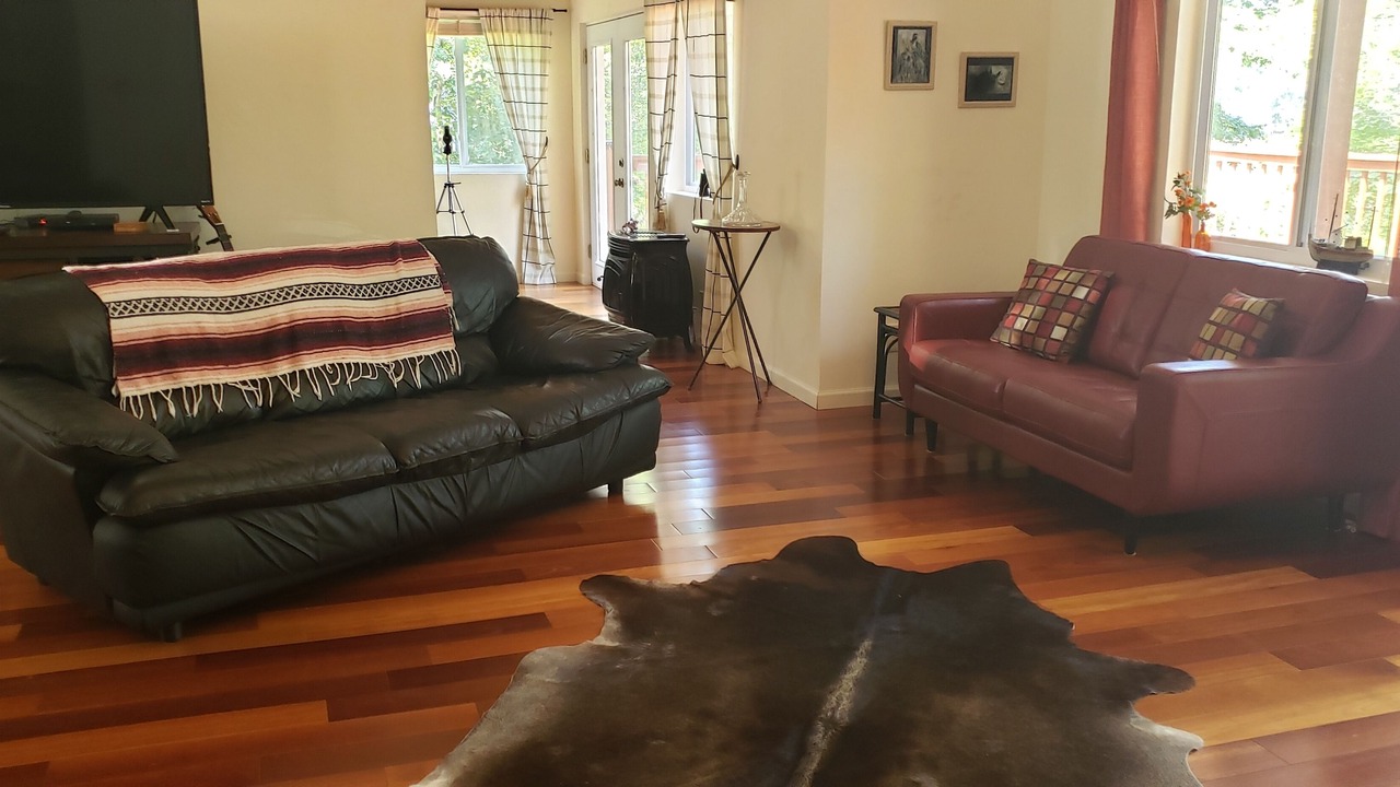 Photo of Livingroom in Madisonville