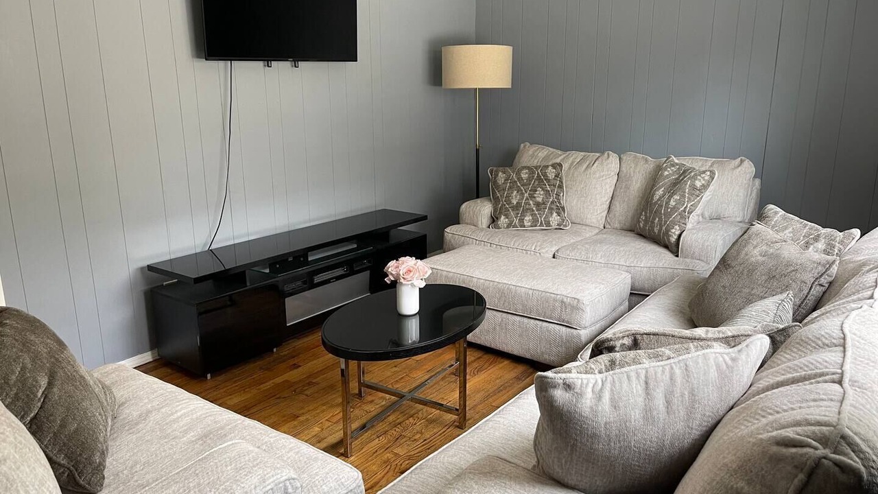 Photo of Livingroom in Millstone Township