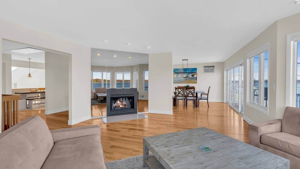 Photo of Livingroom in Neptune City