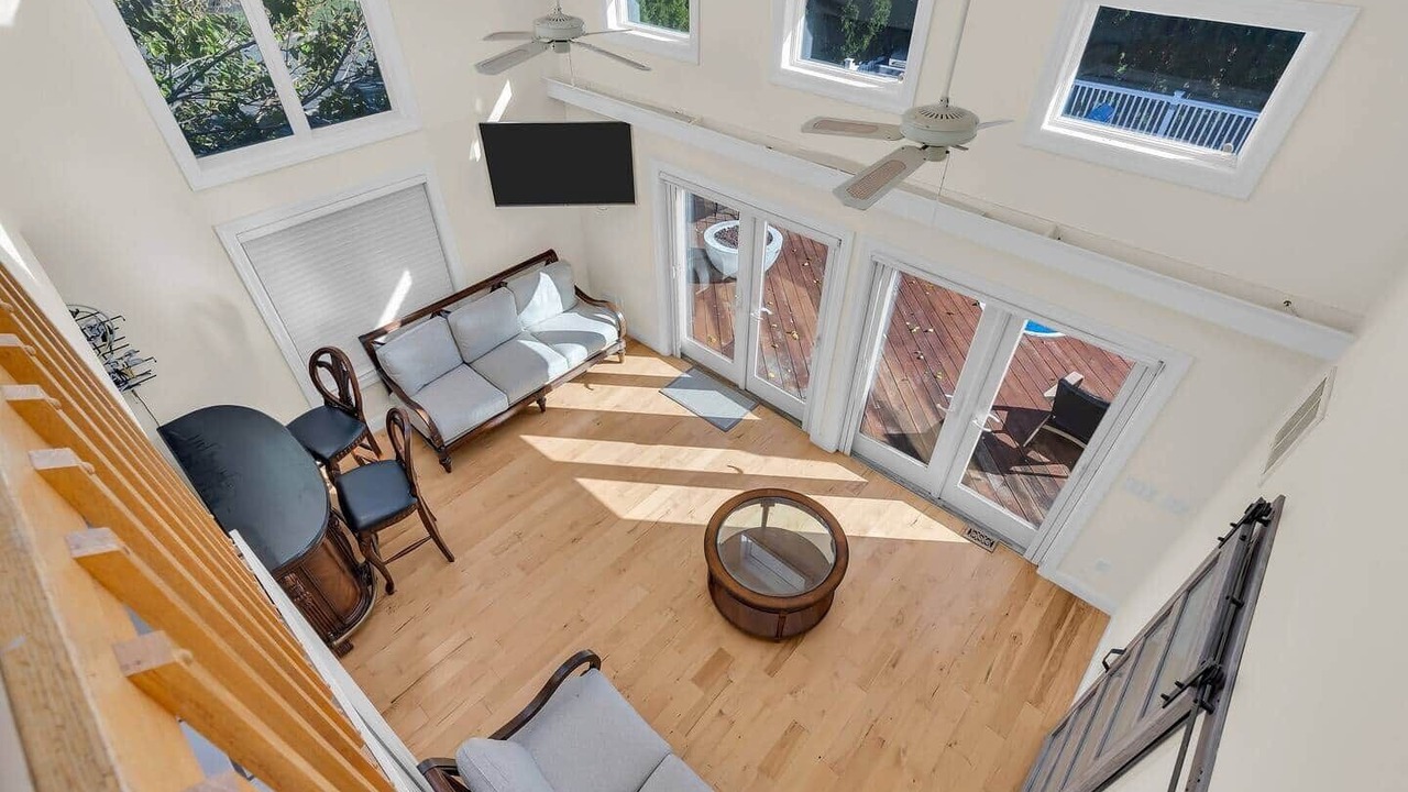Photo of Livingroom in Neptune City