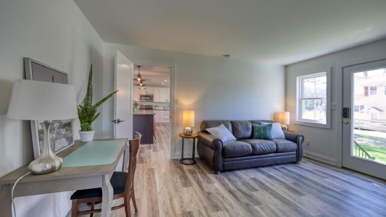 Photo of Livingroom in Milton