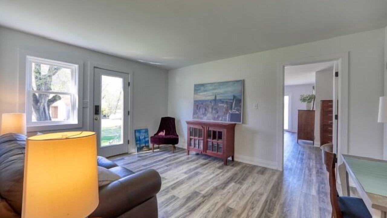 Photo of Livingroom in Milton