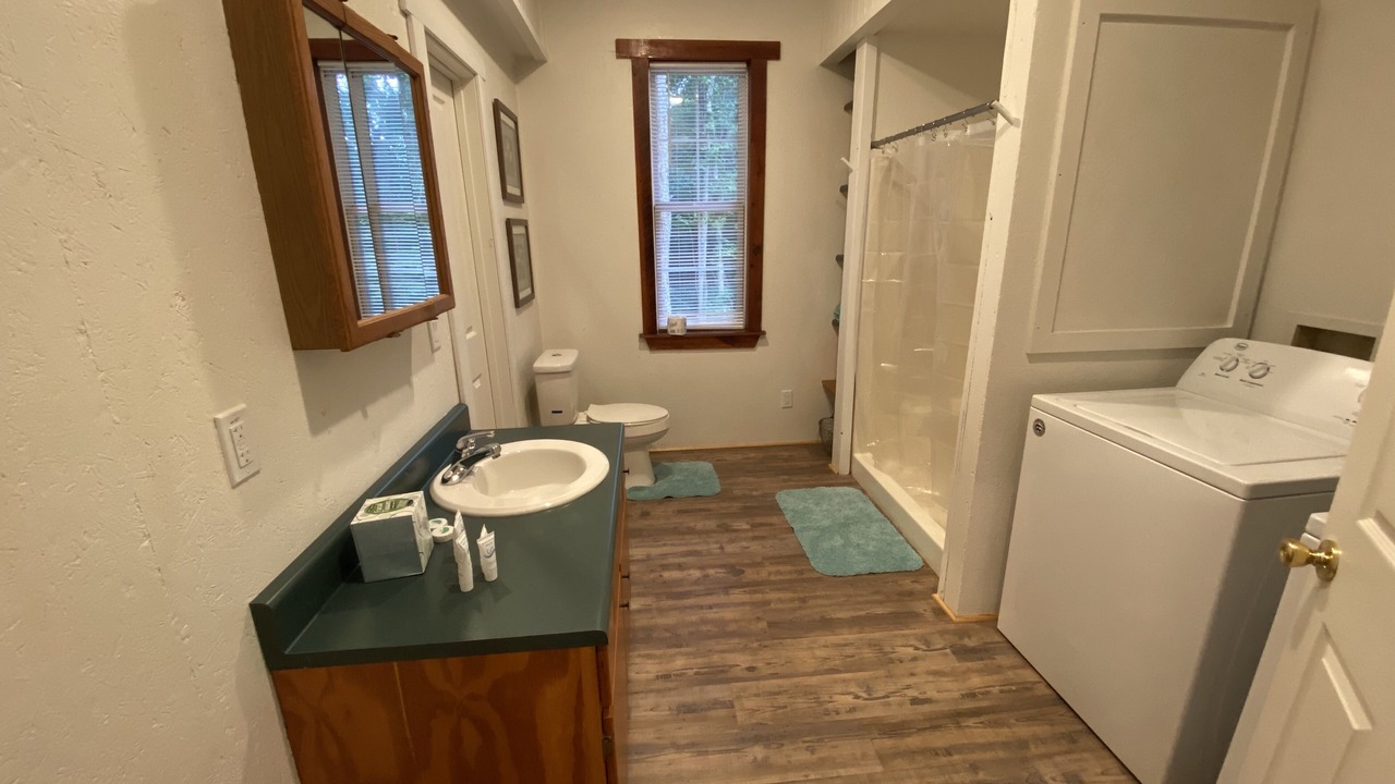 Photo of Bathroom in Guntersville