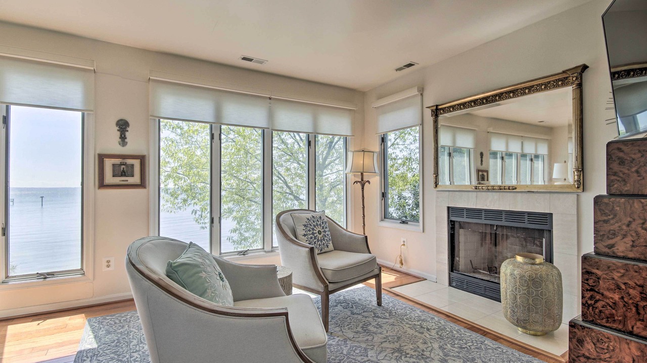 Photo of Livingroom in Shady Side