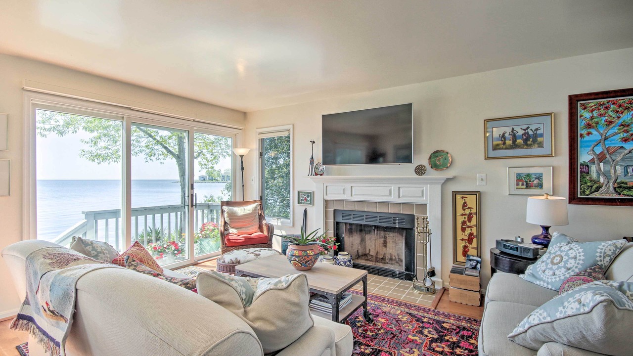 Photo of Livingroom in Shady Side