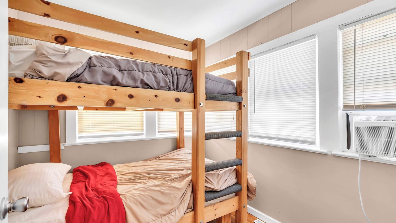 Photo of Bedroom in Seaside Heights