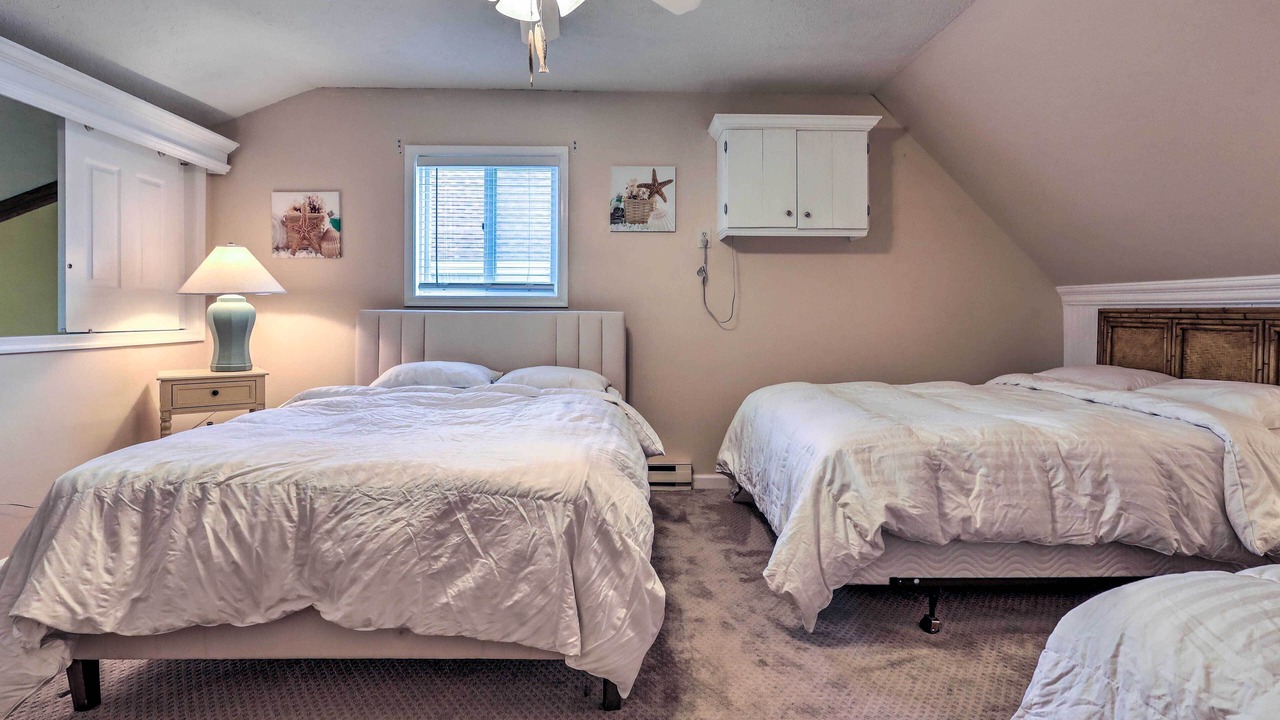 Photo of Bedroom in Caine Woods