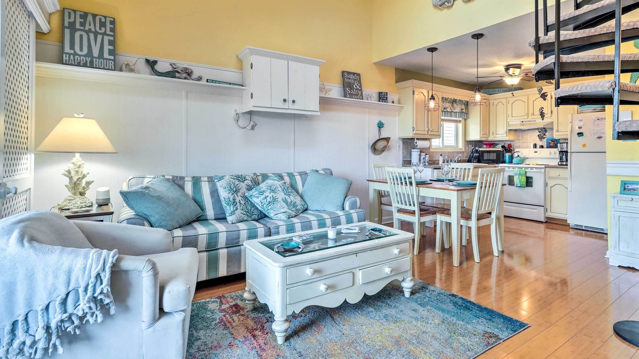 Photo of Livingroom in Caine Woods
