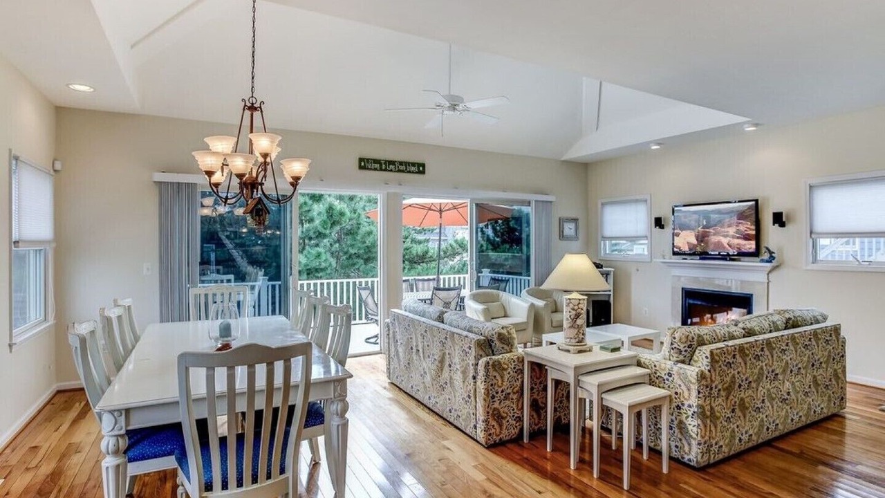 Photo of Livingroom in Harvey Cedars
