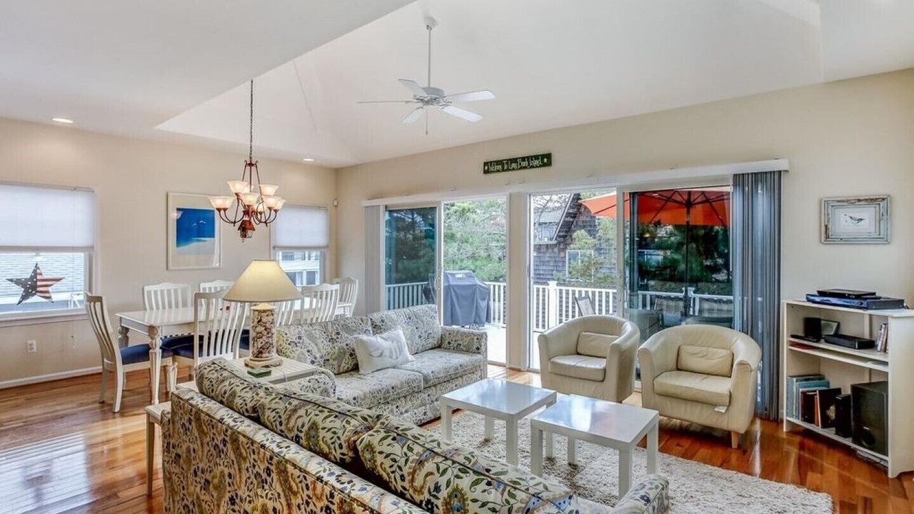 Photo of Livingroom in Harvey Cedars