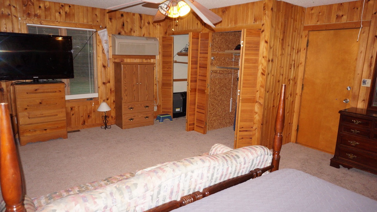Photo of Bedroom in Urbandale