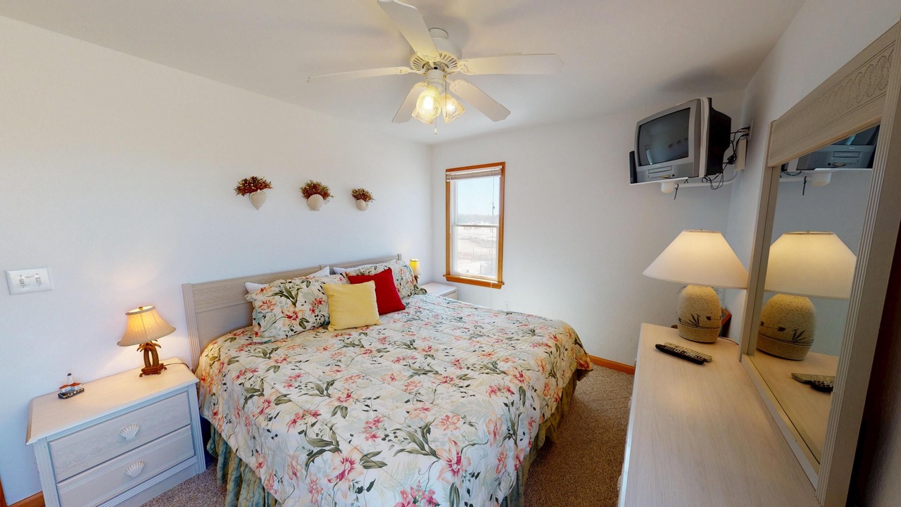 Photo of Bedroom in Corolla