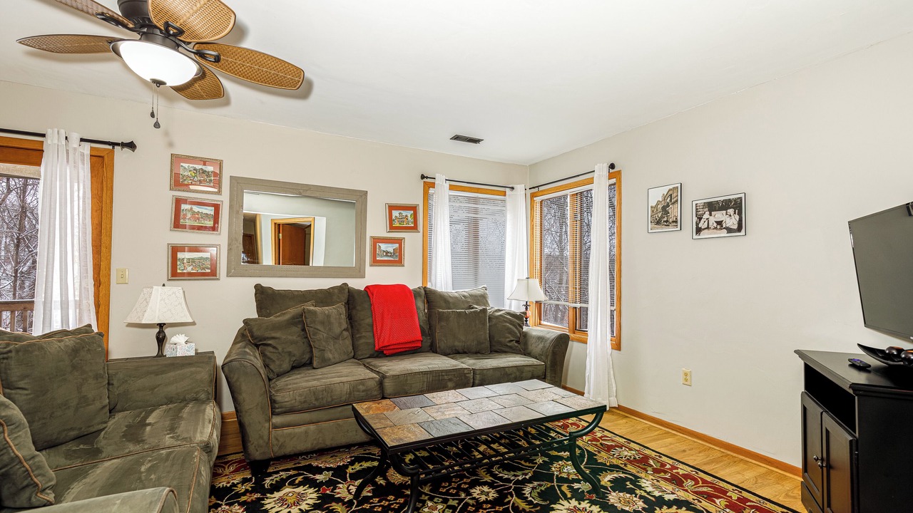 Photo of Livingroom in The Galena Territory