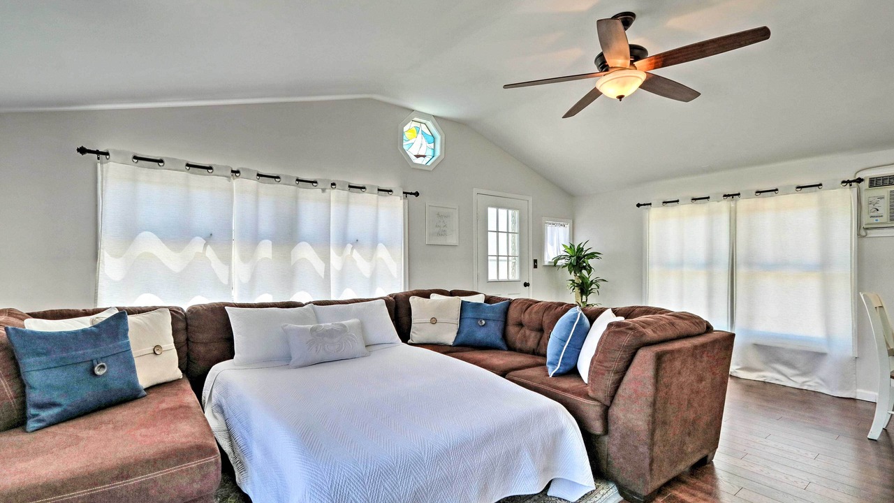 Photo of Livingroom in Ocean Beach III