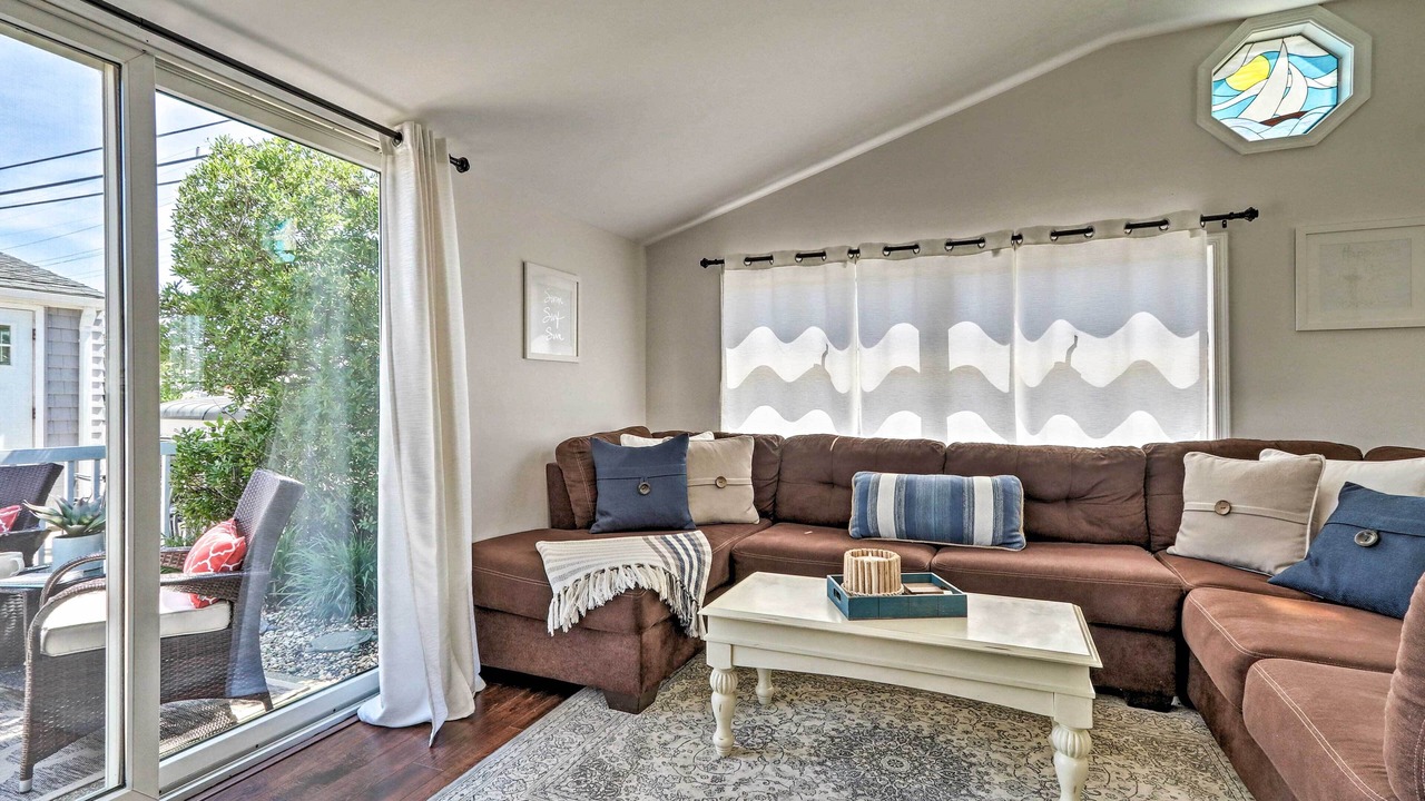 Photo of Livingroom in Ocean Beach III