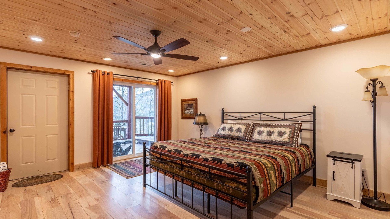 Photo of Bedroom in Sugar Grove