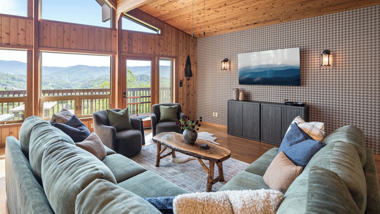 Photo of Livingroom in Sugar Grove