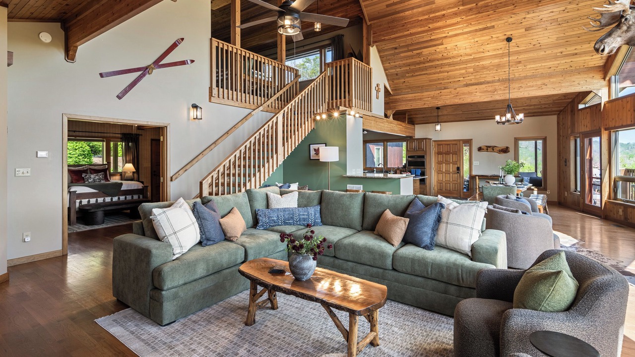 Photo of Livingroom in Sugar Grove