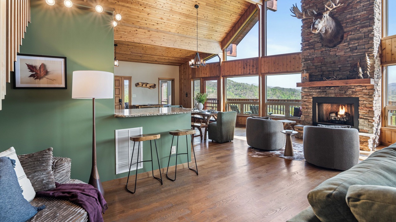 Photo of Livingroom in Sugar Grove