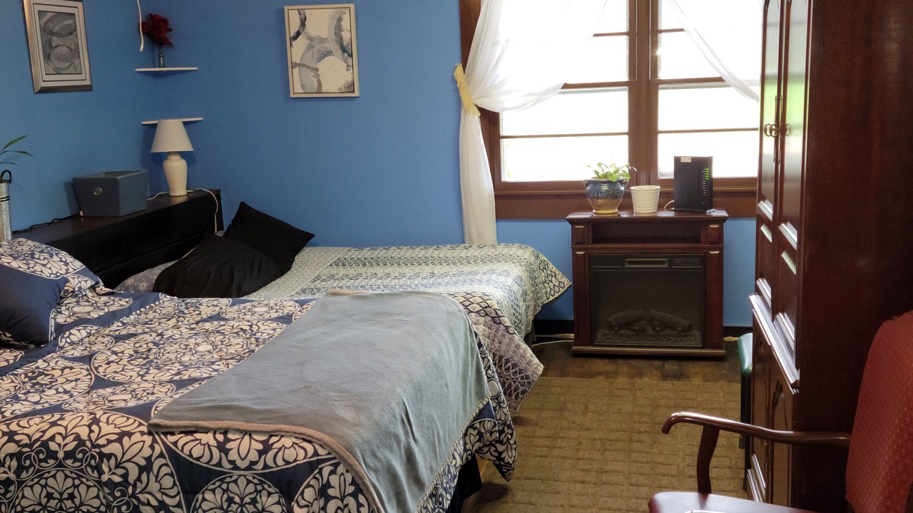 Photo of Bedroom in Shady Valley