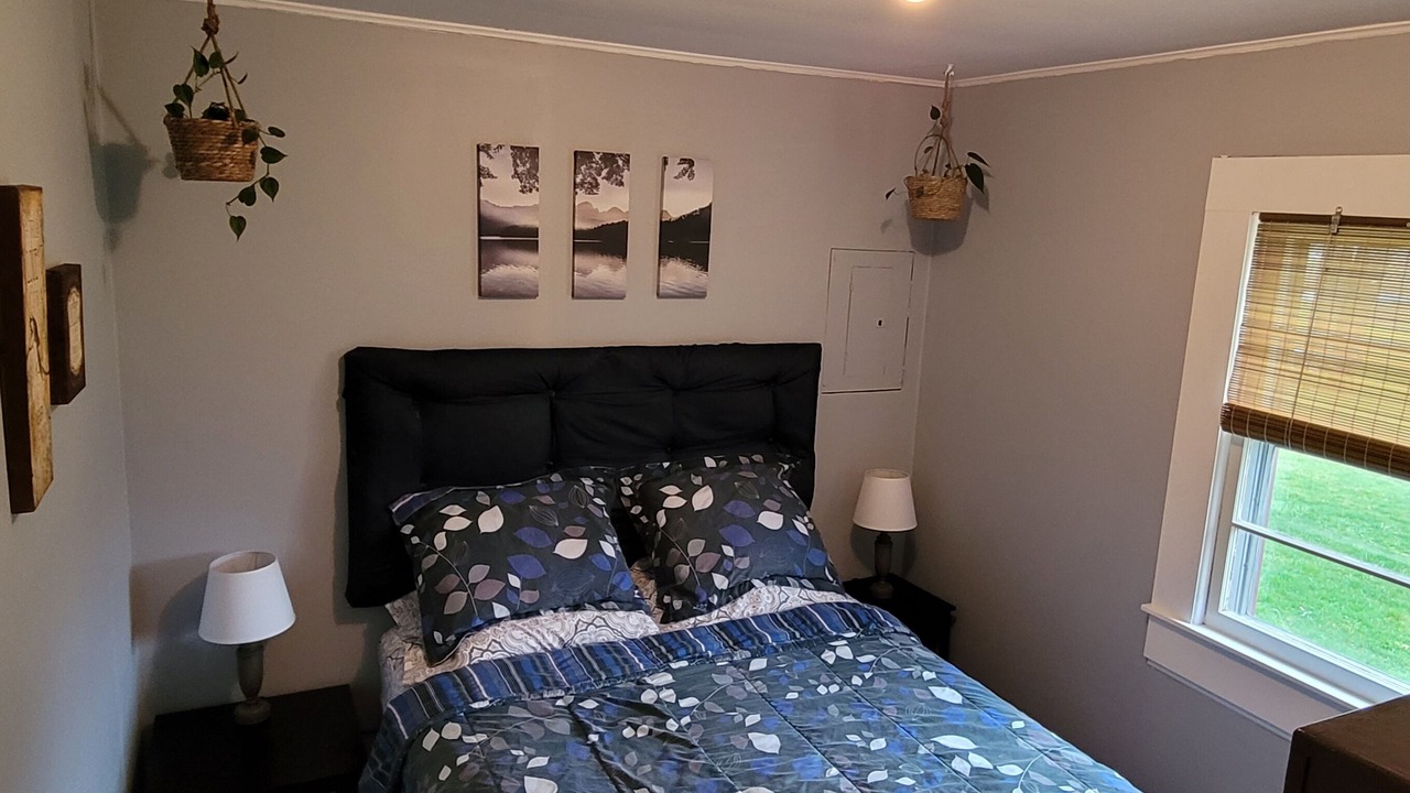 Photo of Bedroom in Shady Valley