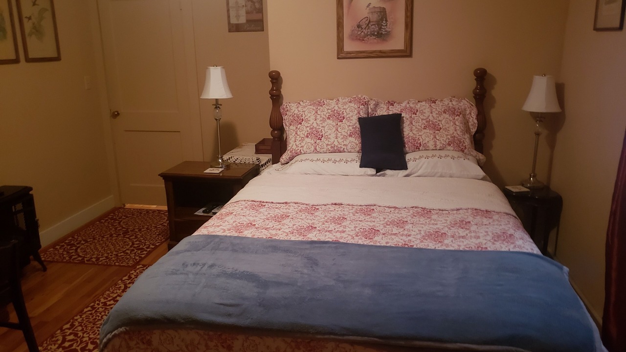 Photo of Bedroom in Shady Valley