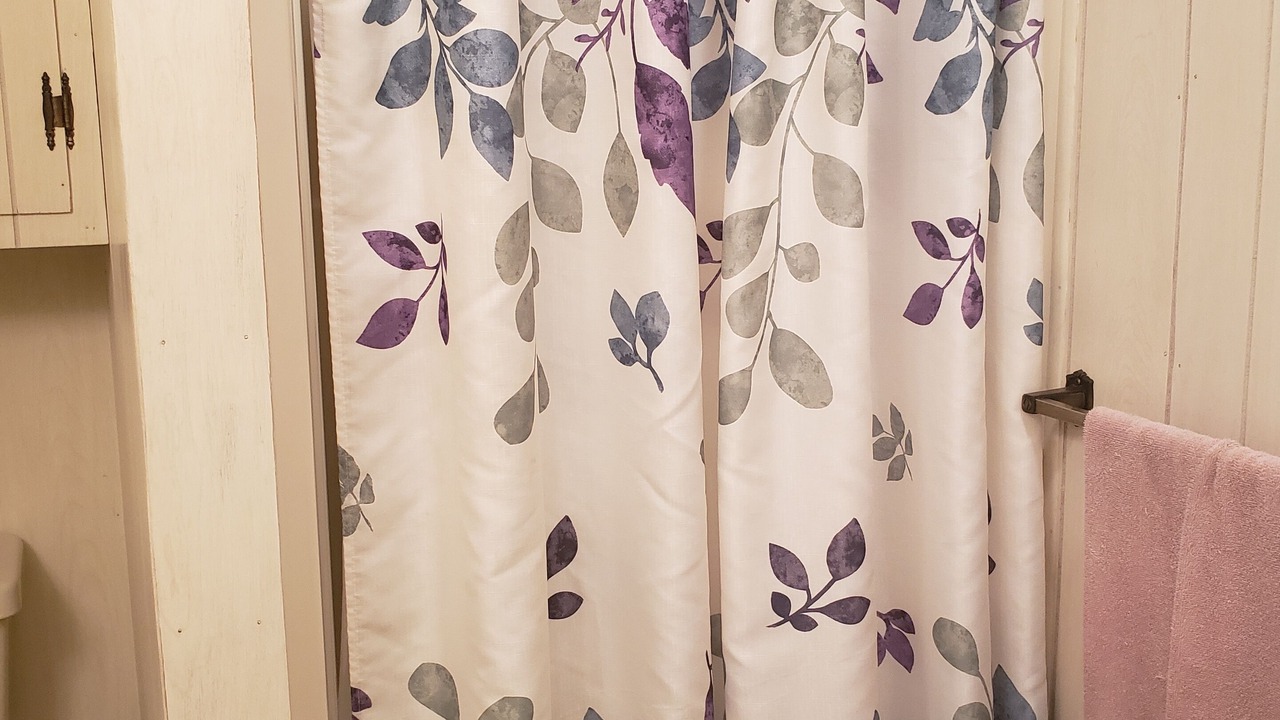Photo of Bathroom in Shady Valley