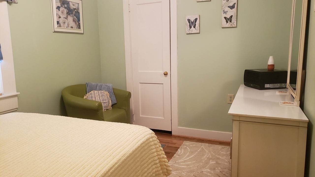 Photo of Bedroom in Shady Valley