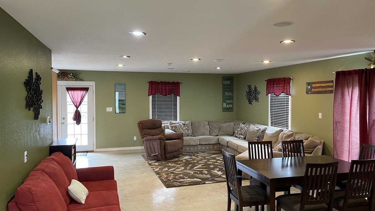Photo of Livingroom in Mystic