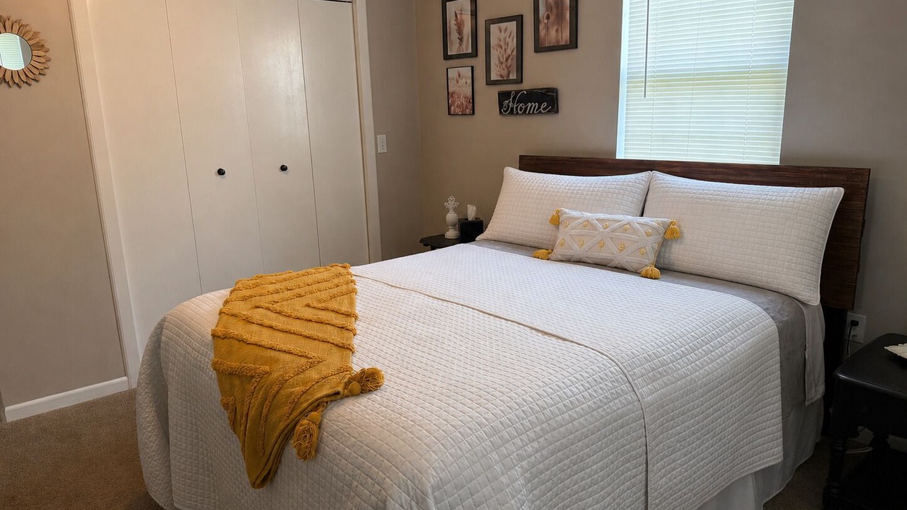 Photo of Bedroom in Parsons