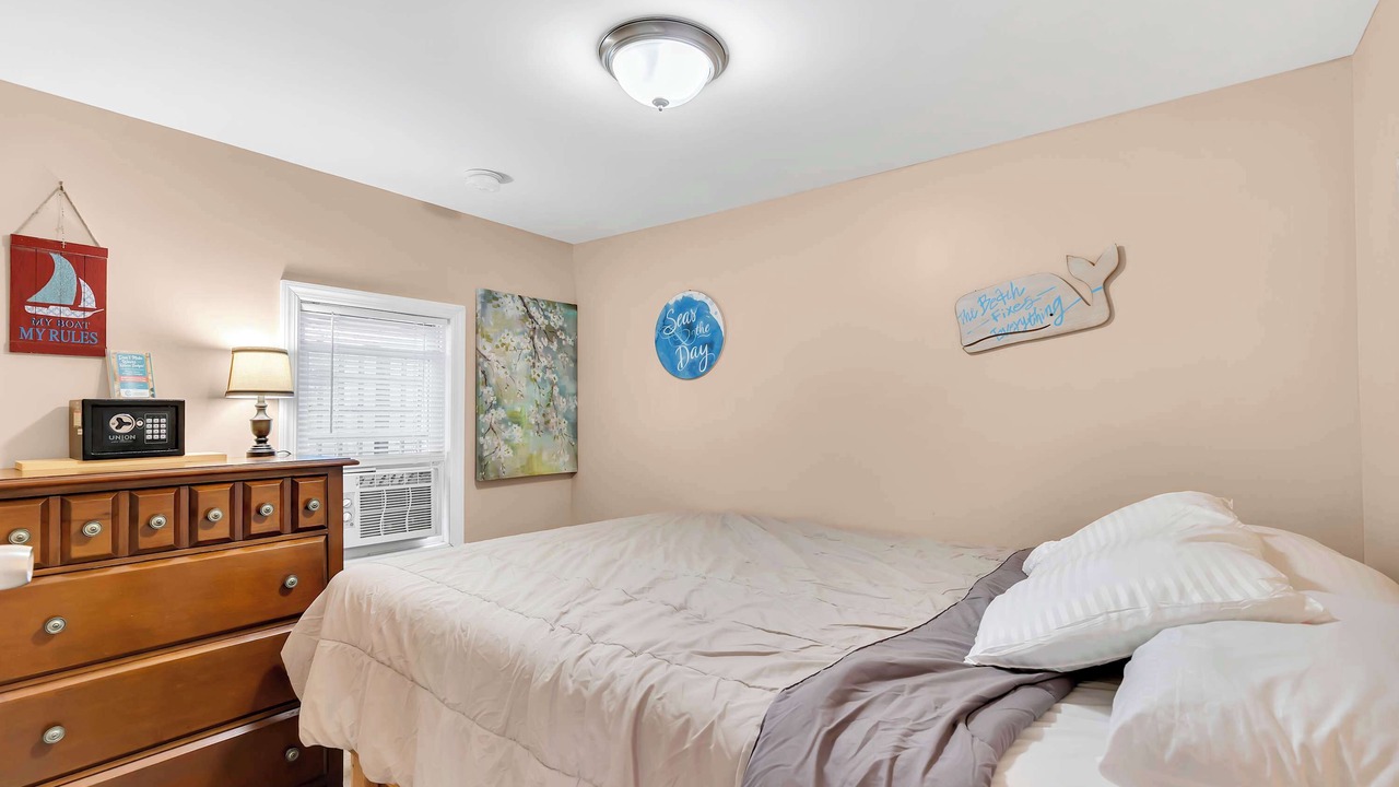 Photo of Bedroom in Seaside Heights