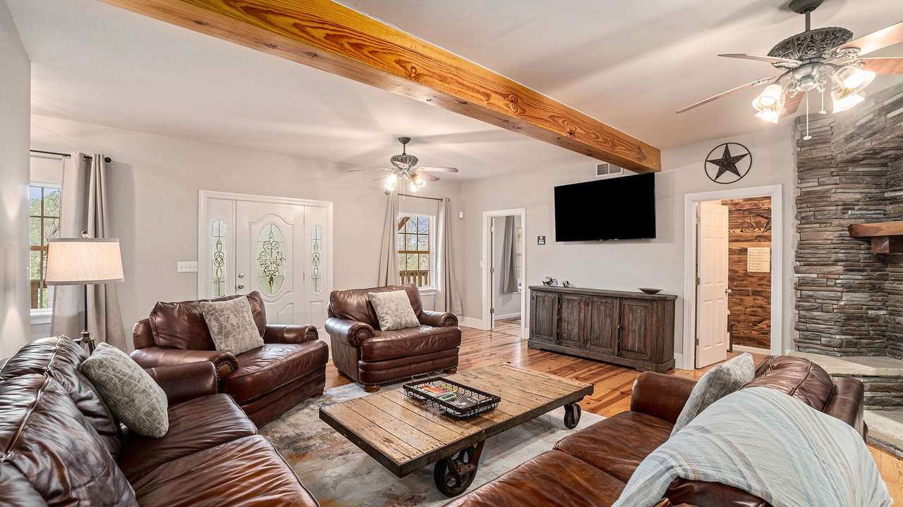Photo of Livingroom in Emerson